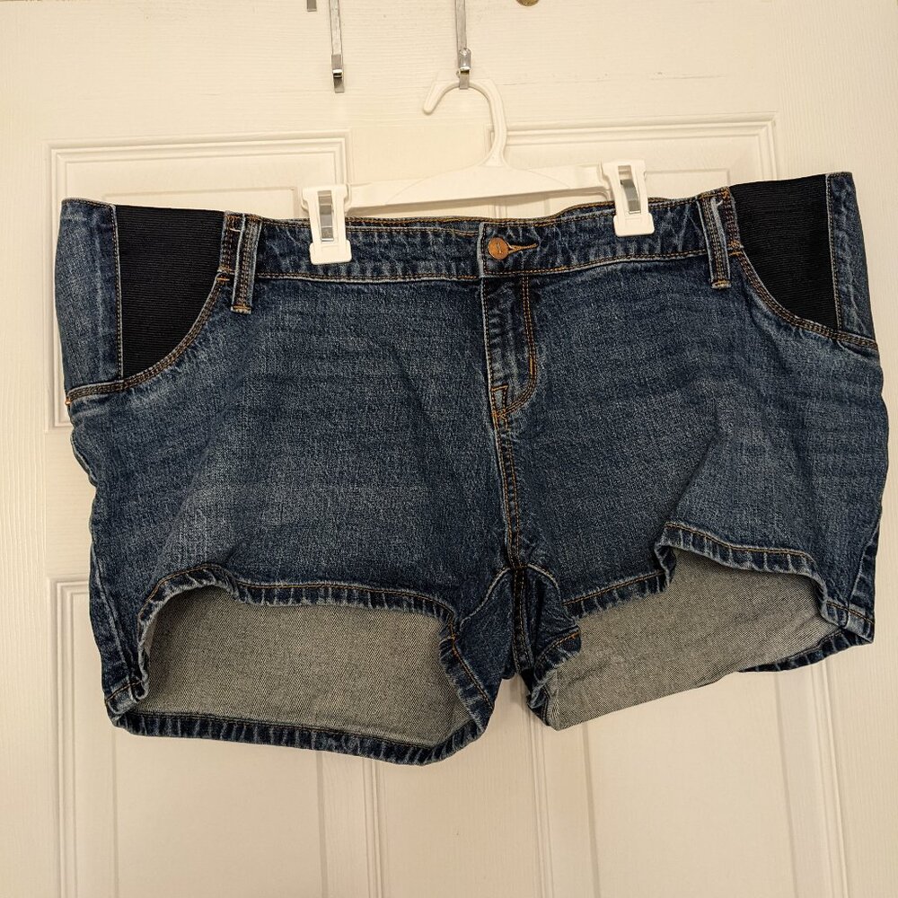 Isabel Maternity shorts from Target size 16